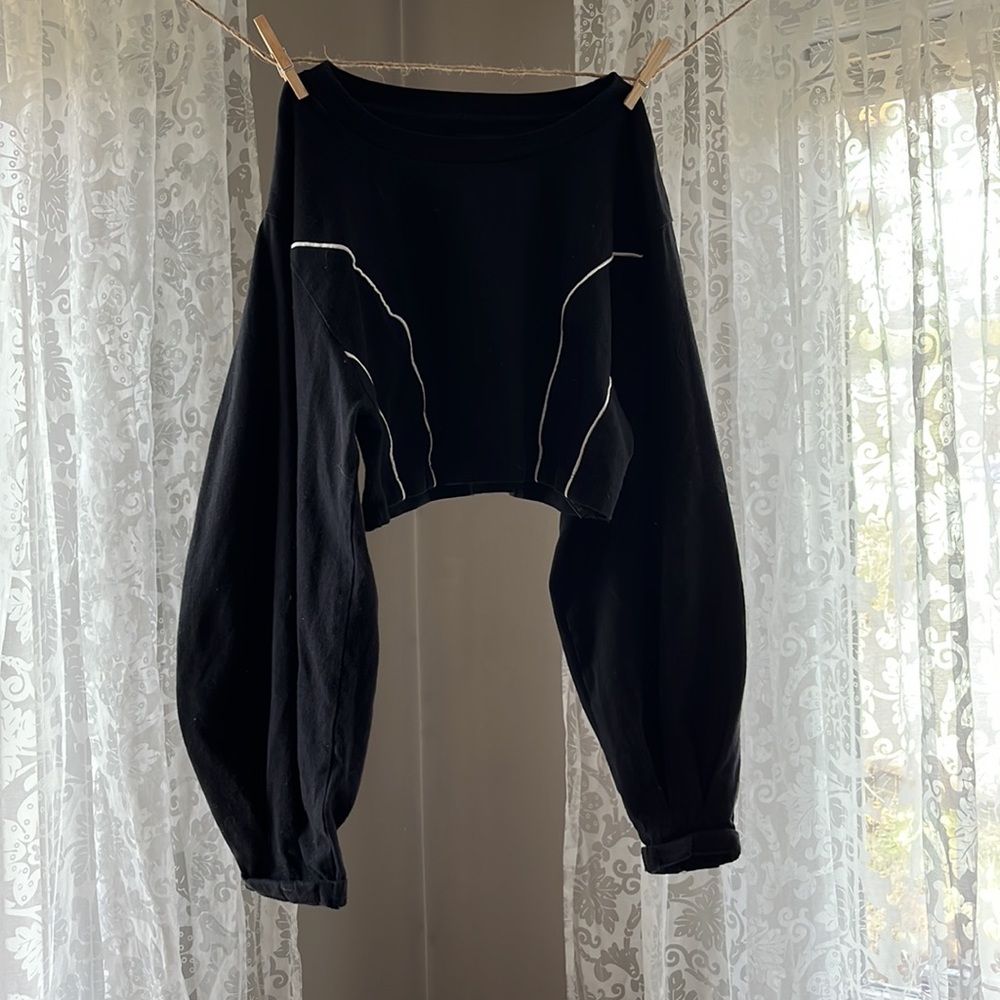 Urban Outfitters Black Cropped Long Sleeve